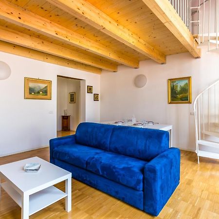 Nova Stylish House In Center By Napoliapartments Buitenkant foto