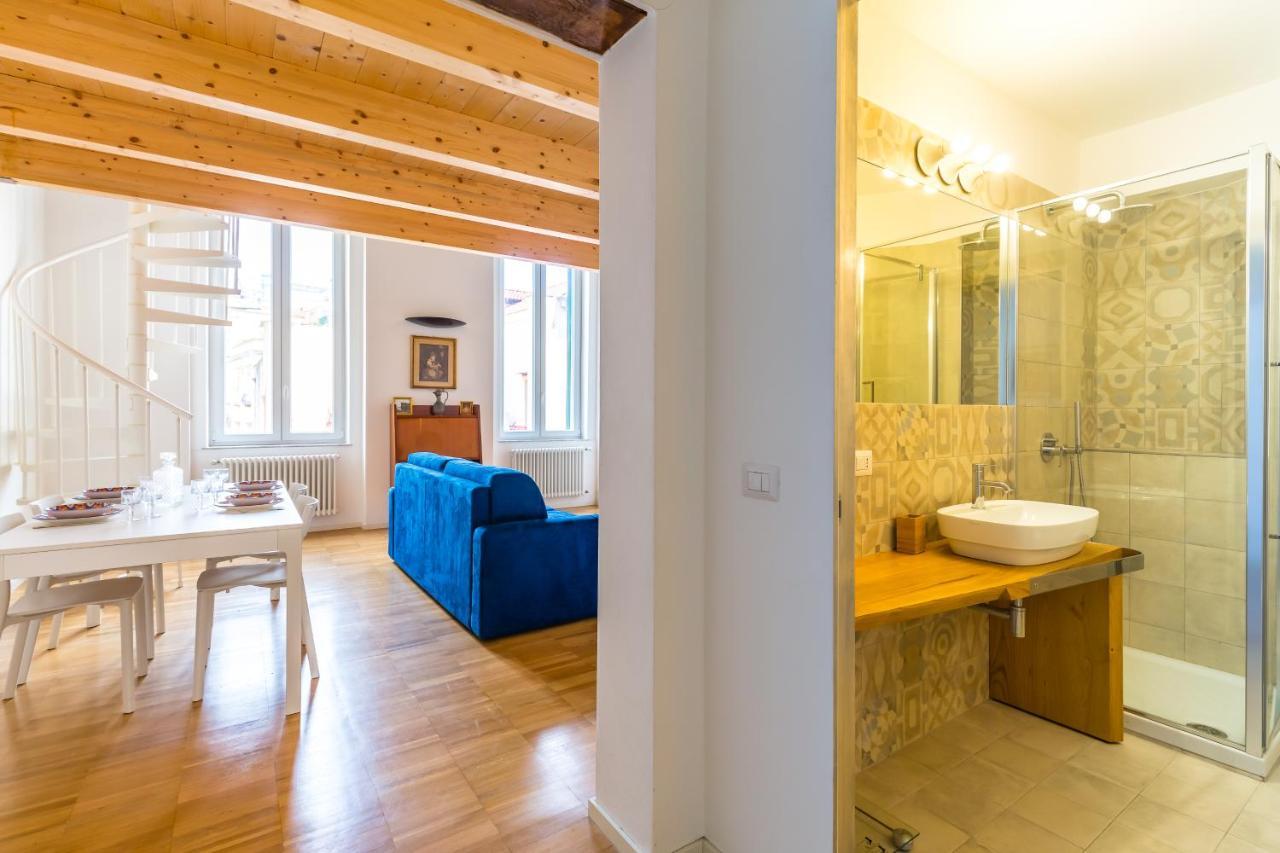 Nova Stylish House In Center By Napoliapartments Buitenkant foto
