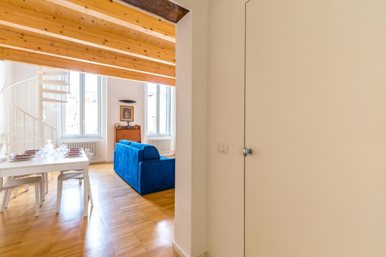 Nova Stylish House In Center By Napoliapartments Buitenkant foto